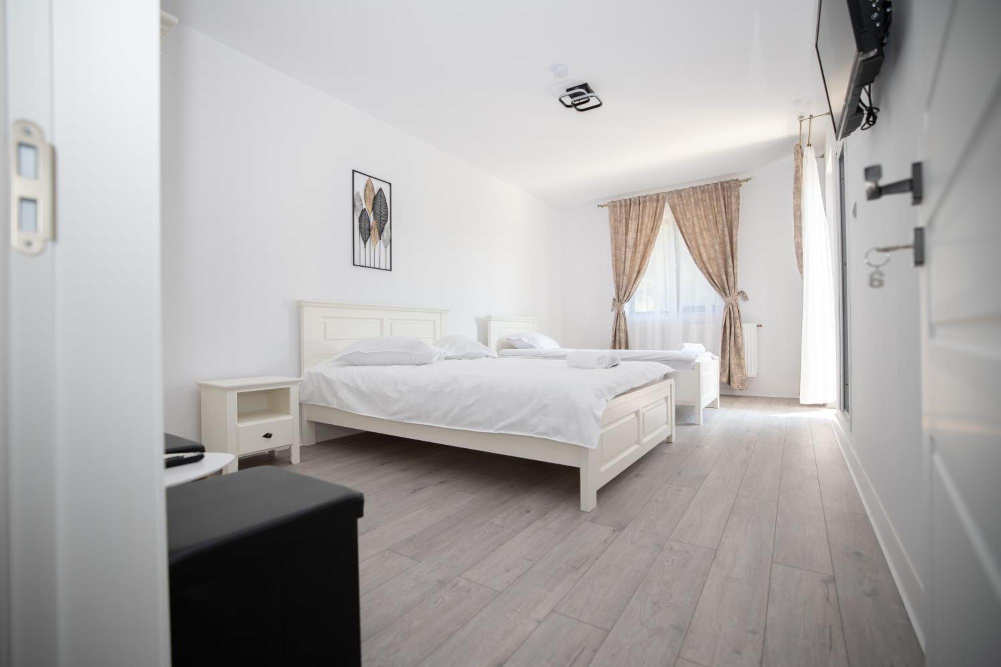 Rem Garden Hotel Novaci-Straini Luaran gambar